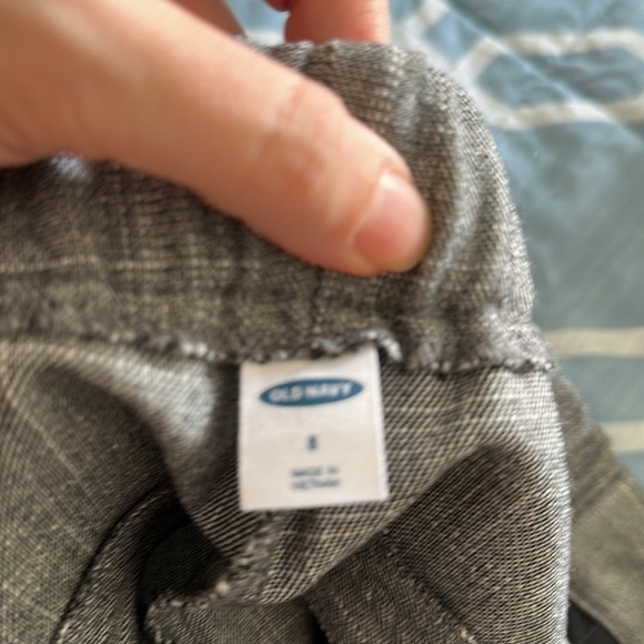Old Navy gray stretch straight ankle pants size 8 - Picture 3 of 3